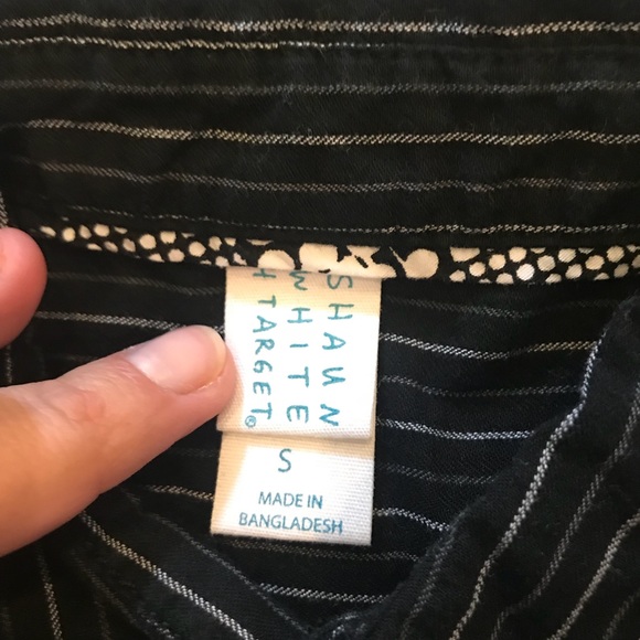 2 boys button down shirts - Picture 4 of 8